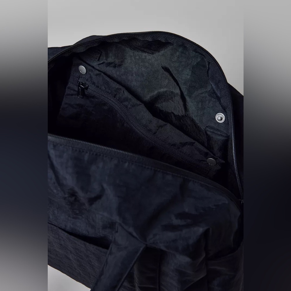 EUC BAGGU Joe Cool Embroidered Small Cloud Carry-On Bag - Picture 3 of 4